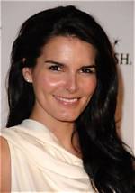 Angie Harmon – Bio, Net Worth, Body Net Worth, Is She Related to Mark Harmon?