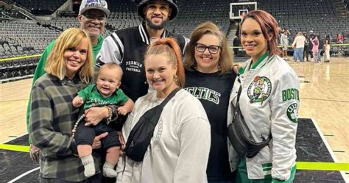Derrick White's Siblings: a Family of Athletes