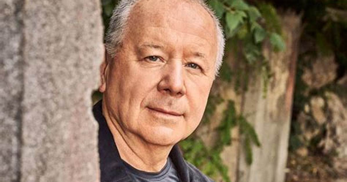 Discovering Jim Kerr's Salary: How Much Does the Lead Singer of Simple Minds Earn?