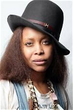 Erykah Badu's Facial Transformation Explored