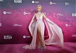 Exclusive Premiere: Paris Hilton Dazzles on 'The Simple Life' Red Carpet