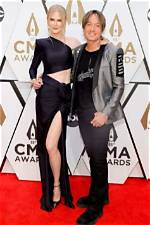 How Tall Is Keith Urban? Singer Has a Height-Illusion Trick for Perfect Couple Pics with Wife Nicole ·