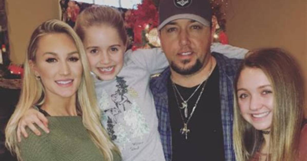 Jason Aldean Shares Sweet Photo of Daughters on Easter See Pic Hollywood Life |