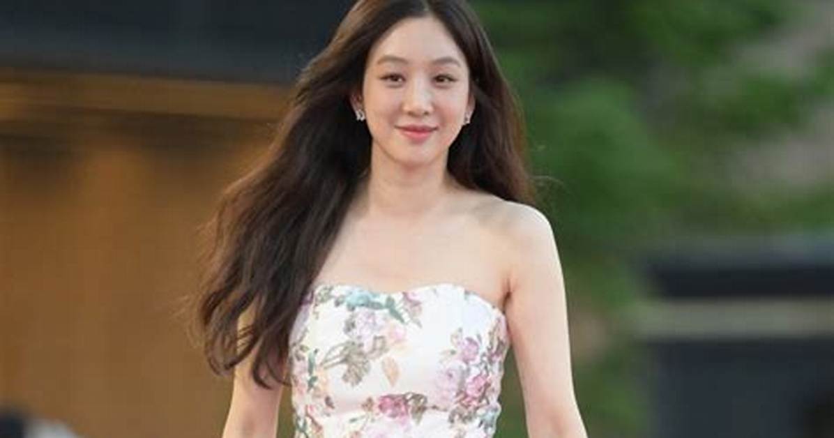 Jung Ryeo-Won's Surprise Announcement: Married Life Unveiled