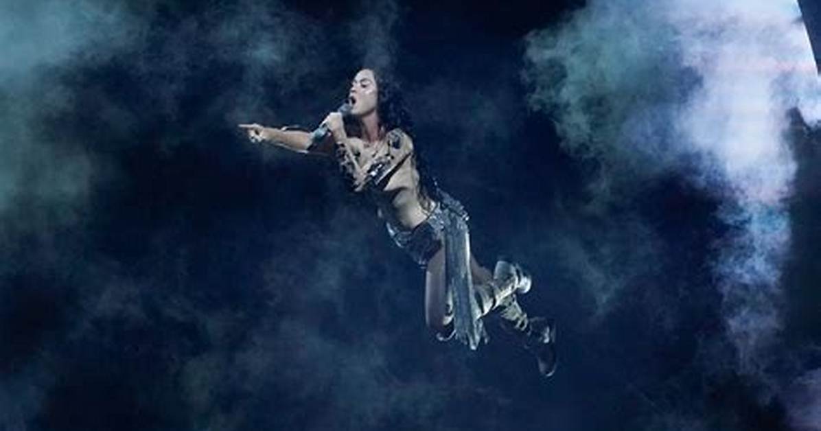 Katy Perry's Collapse on Stage