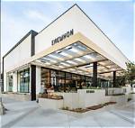 Luxury Grocer Erewhon Sells 40,000 of Hailey Bieber's Strawberry Skin Glaze Smoothies a Month