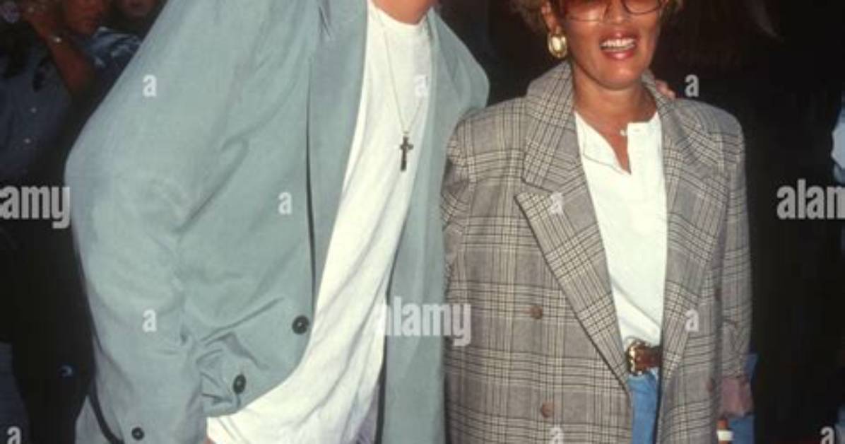 Mark Paul Gosselaar's Mother's Role in His Success: a Behind-the-Scenes Look