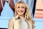 Sabrina Carpenter's Weight in 2024: a Closer Look at Her Transformation