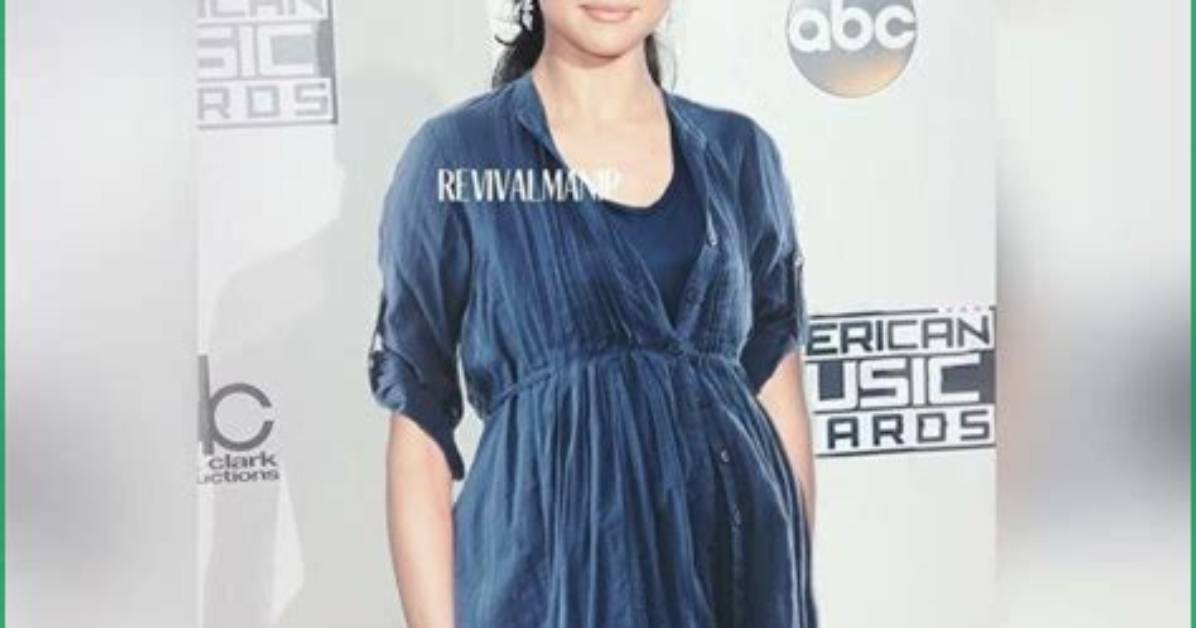 Selena Gomez: Navigating the Waters of Pregnancy Rumors