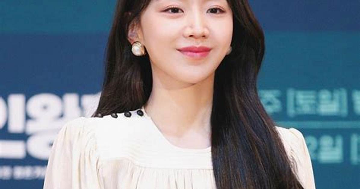 Shin Hye-Sun's Romantic Partner: Uncovering the Love Story